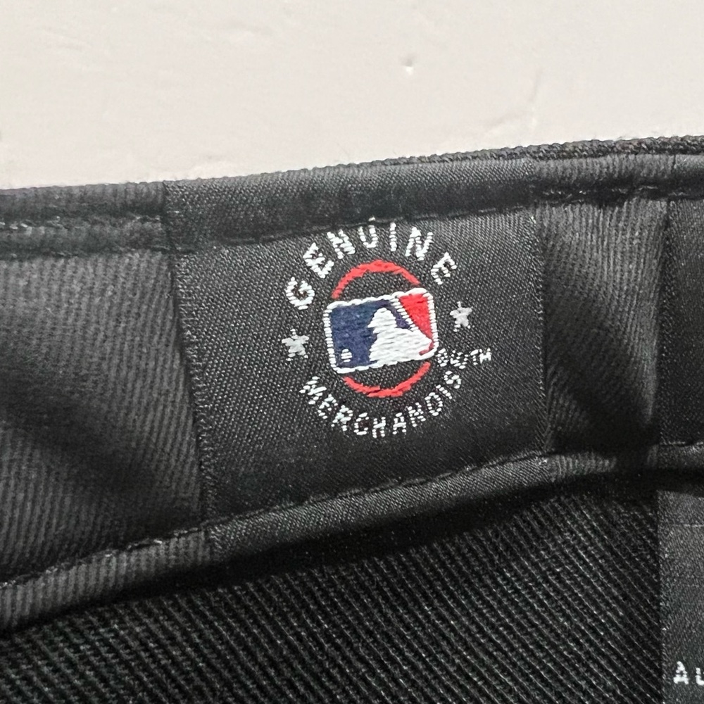 New Era, 59Fifty Fitted Hat, New York Yankees, Dominican Republic Flag, Black - Picture 10 of 10